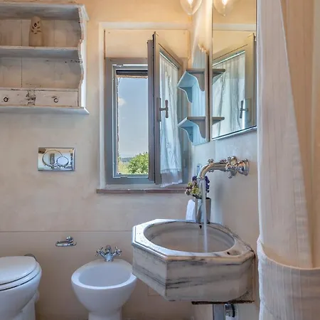 L'oliveta 6, Emma Villa